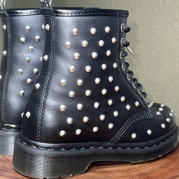 DR. MARTENS 1460 Stud Wanama Leather Lace Up Boots - Picture 9 of 16